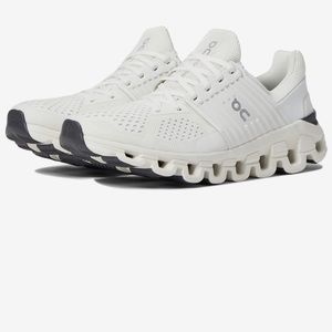 On cloud Swift Swiss walking/running shoe